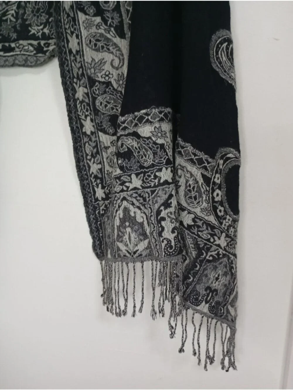 Lucky Wrap Scarf Paisley Fringe Wool Blend Black & Gray